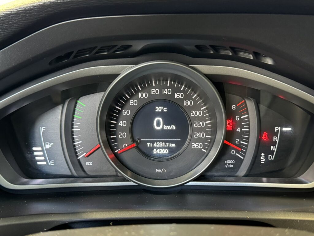 Volvo V40 Cross Country T3 Automatic 2017  - 11